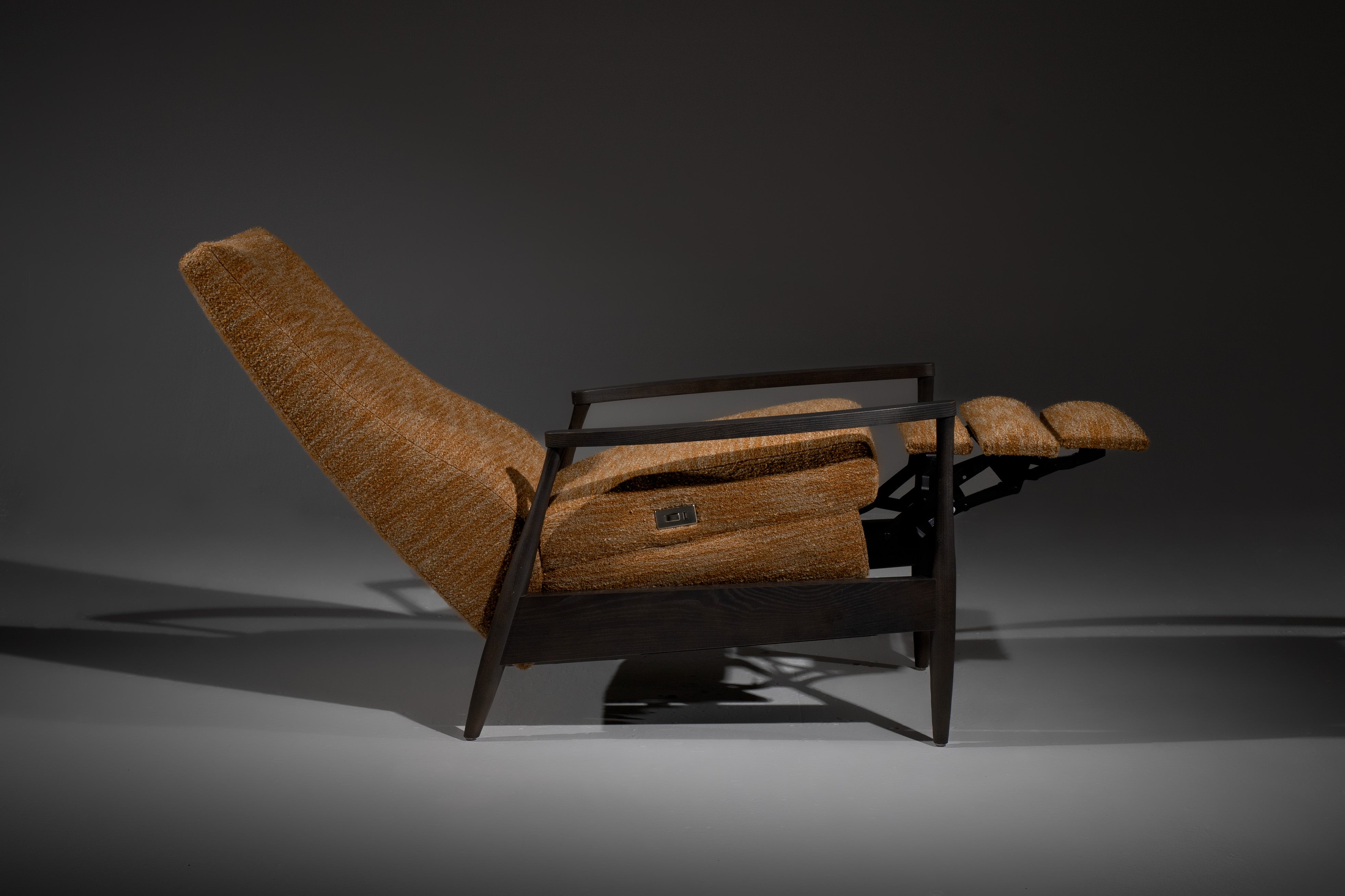 Aston Re-Invented Recliner
